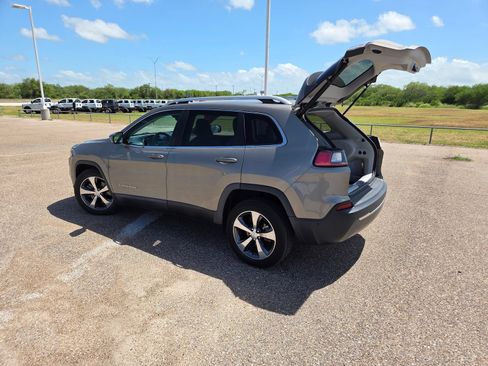 Used 2020 Jeep Cherokee Limited w/ Technology Group FWD image 26