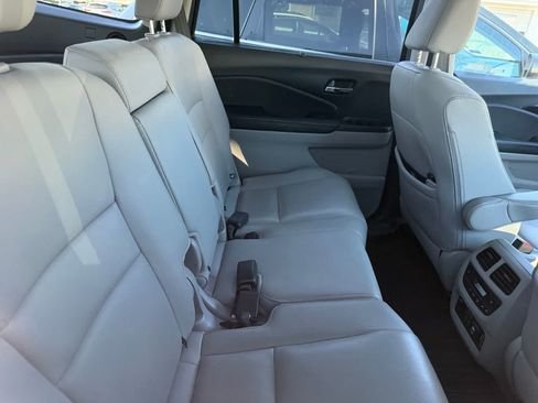 Used 2019 Honda Pilot Touring image 7