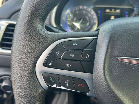 Used 2016 Chrysler 200 Limited image 21