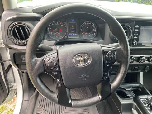 Used 2022 Toyota Tacoma SR RWD image 32
