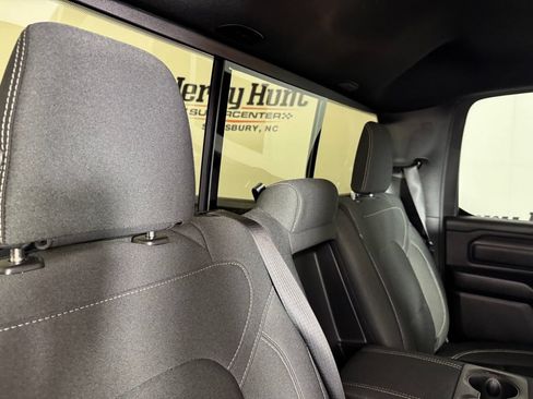 Used 2025 RAM 1500 Tradesman w/ Night Edition AWD/4WD image 31