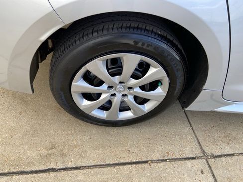 Used 2025 Toyota Corolla LE image 34