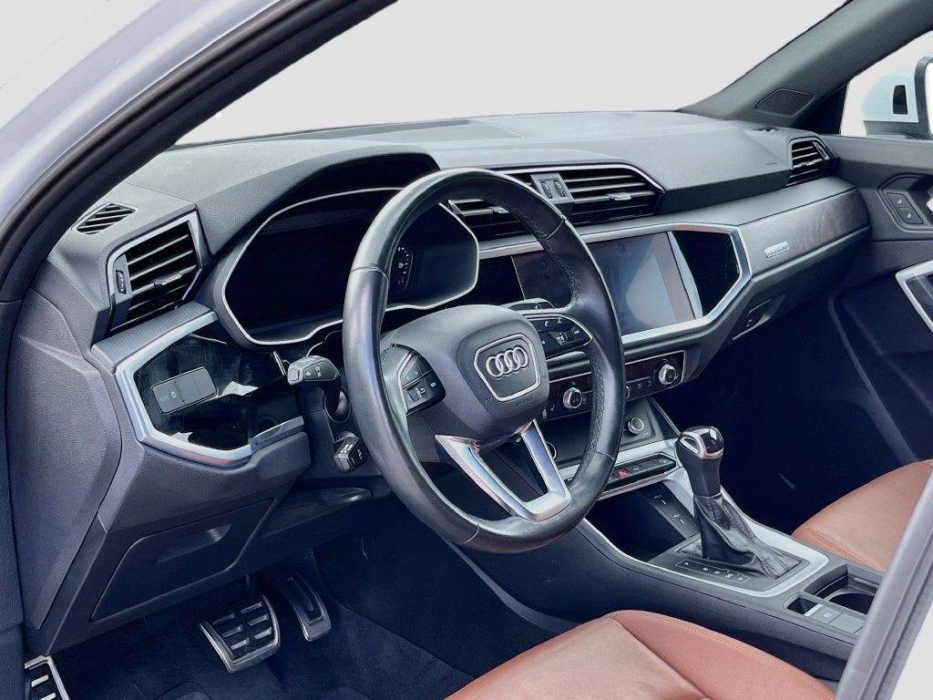 Used 2022 Audi Q3 2.0T Premium w/ Convenience Package AWD/4WD image 9