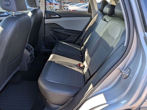 Used 2023 Volkswagen Taos SE w/ Panoramic Sunroof Package image 29