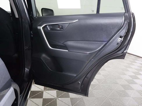 Used 2020 Toyota RAV4 LE FWD image 22