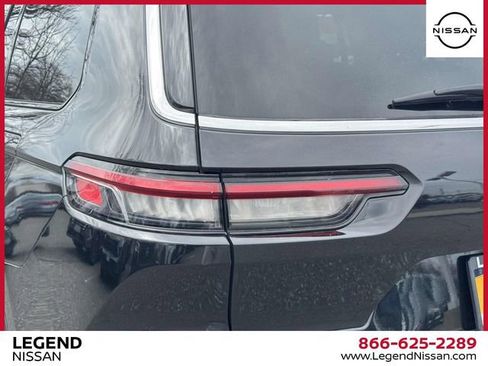 Used 2024 Jeep Grand Cherokee L Limited w/ Luxury Tech Group II image 13