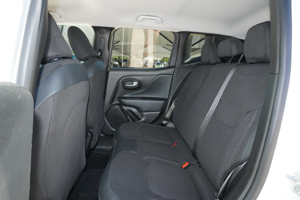 Used 2023 Jeep Renegade Altitude w/ Convenience Group I AWD/4WD image 28