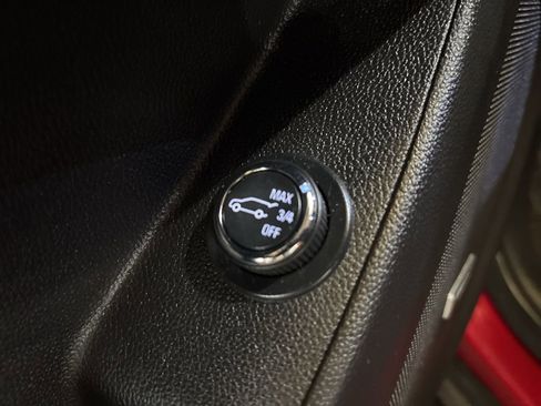 Used 2019 Chevrolet Traverse LT w/ LT Premium Package image 21