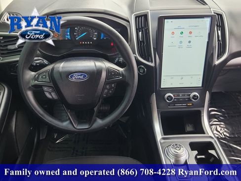 Certified 2024 Ford Edge SE image 20