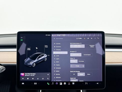 Used 2018 Tesla Model 3 Long Range RWD image 9