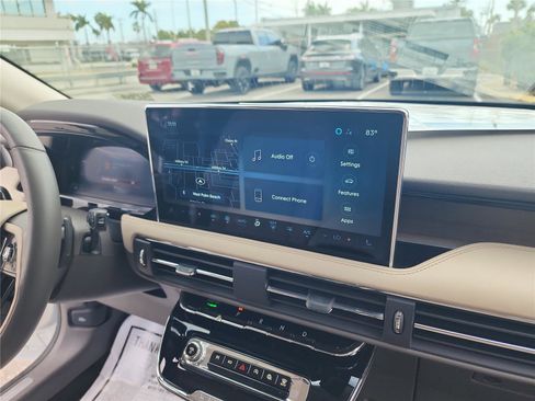 Used 2023 Lincoln Corsair Reserve image 25