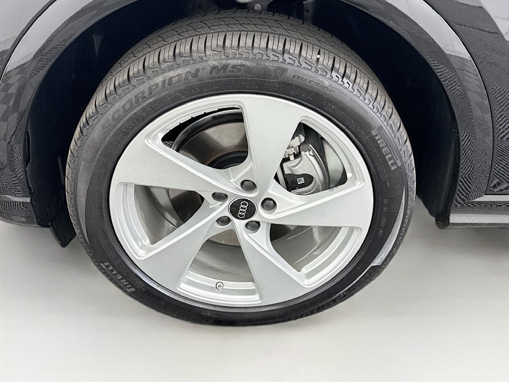 Certified 2025 Audi Q5 Premium w/ Premium Plus AWD/4WD image 29