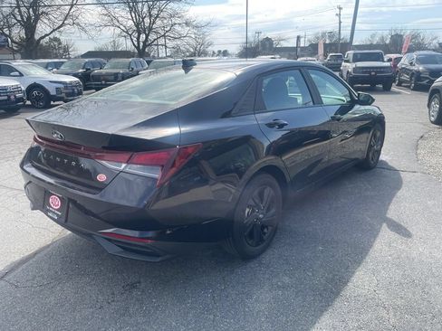 Certified 2023 Hyundai Elantra SEL w/ Preferred Accessory Package FWD image 5