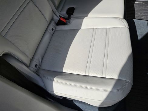 Used 2022 Porsche Cayenne image 35