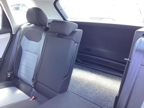 New 2025 Volkswagen Taos S image 23