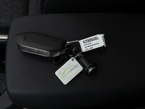Certified 2025 Kia K4 GT-Line w/ GT-Line Sunroof Package FWD image 27