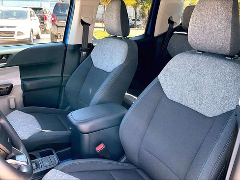 Certified 2025 Ford Maverick XLT image 8