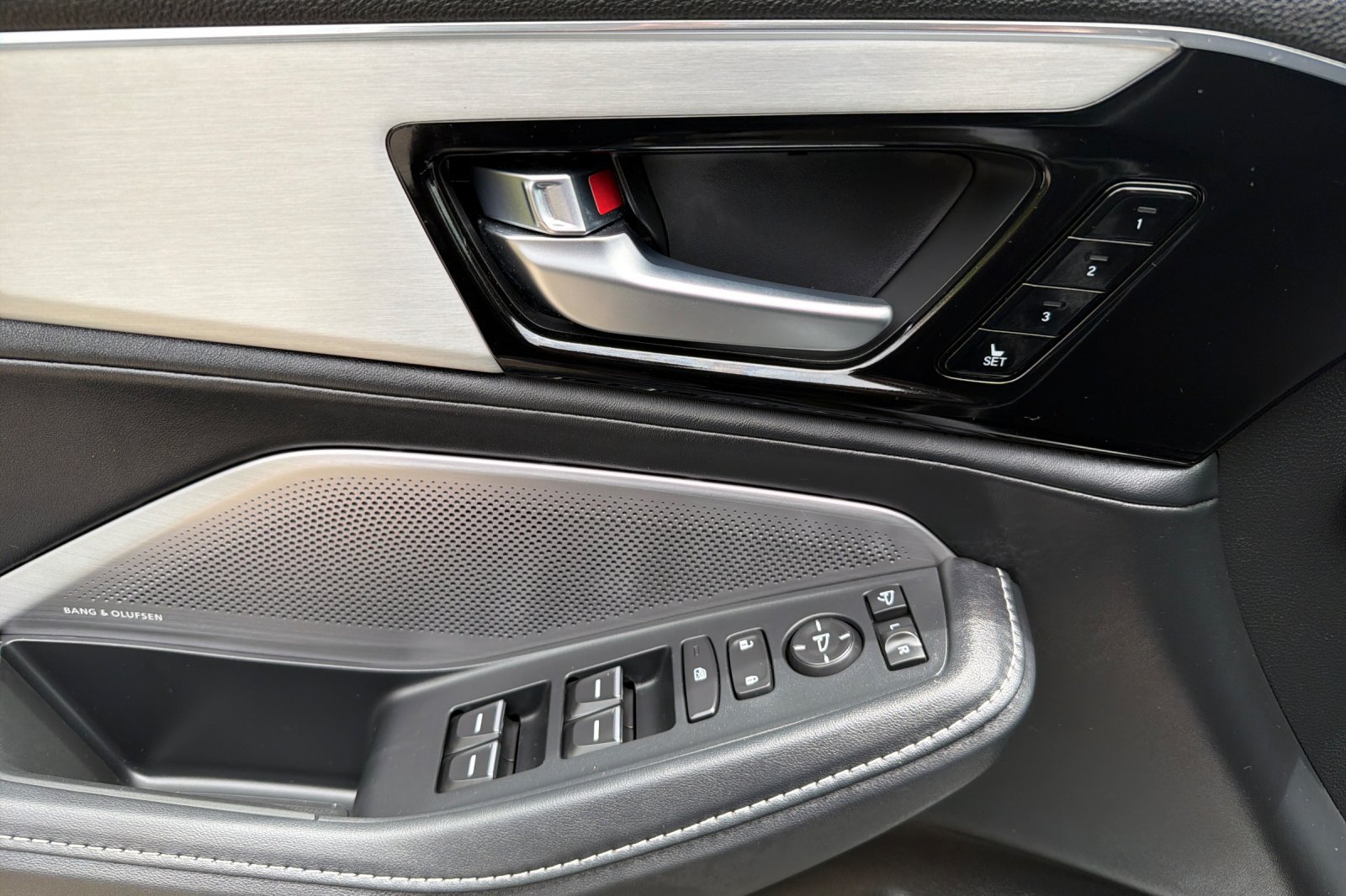 Used 2026 Acura MDX w/ Technology Package FWD image 11