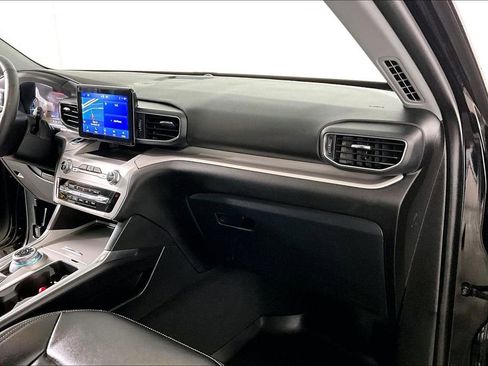 Used 2023 Ford Explorer XLT w/ Equipment Group 202A image 16