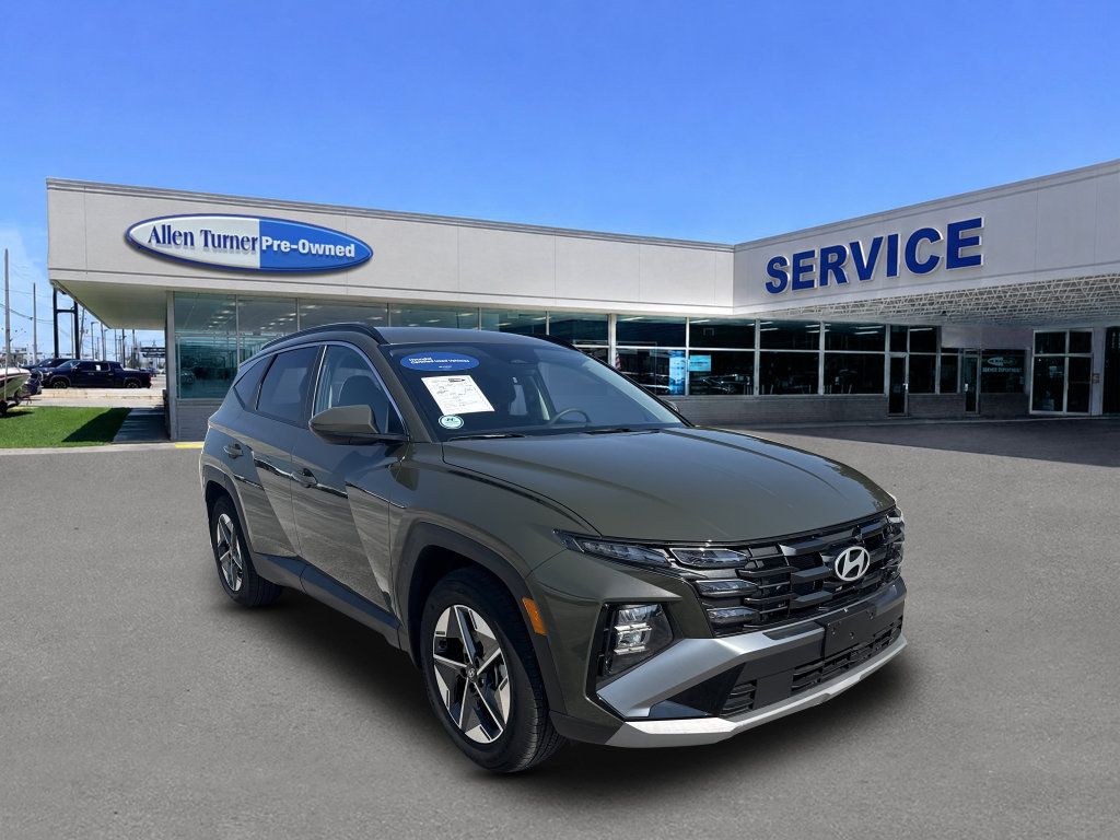 Certified 2025 Hyundai Tucson SEL FWD image 2