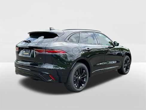 New 2026 Jaguar F-PACE R-Dynamic S image 4