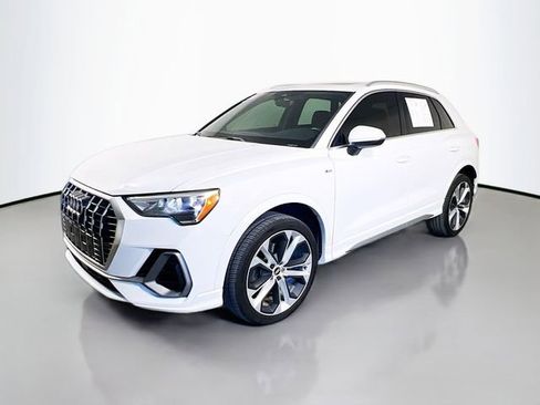 Used 2021 Audi Q3 2.0T Premium w/ Convenience Package AWD/4WD image 4