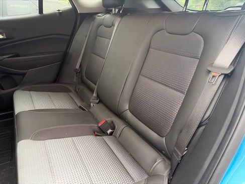 Used 2025 Chevrolet Trax LT FWD image 9