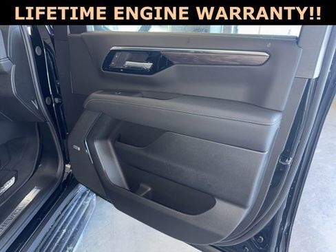 New 2026 Chevrolet Suburban Premier image 37