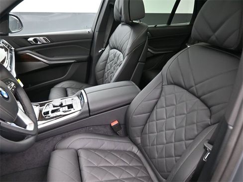 New 2026 BMW X5 sDrive40i w/ Climate Comfort Package image 19