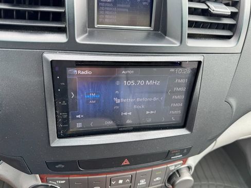 Used 2010 Toyota Highlander Limited AWD/4WD image 22