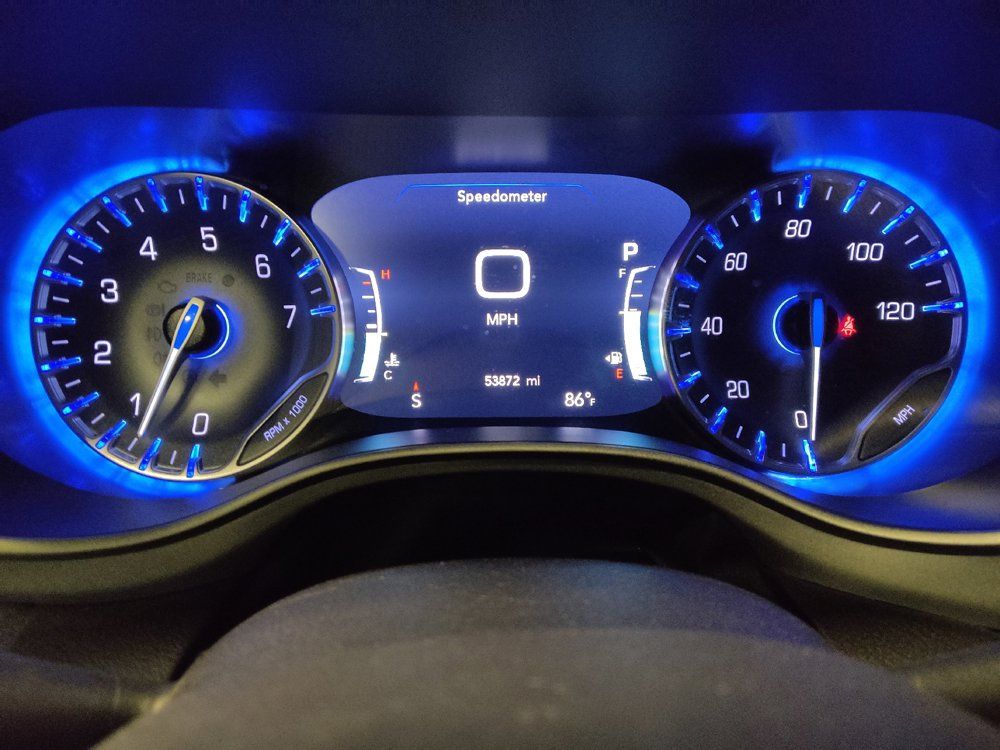 Used 2024 Chrysler Pacifica Touring FWD image 23