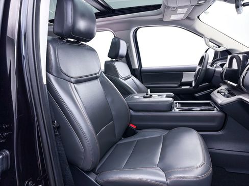 Used 2025 Ford Expedition Max Active AWD/4WD image 37