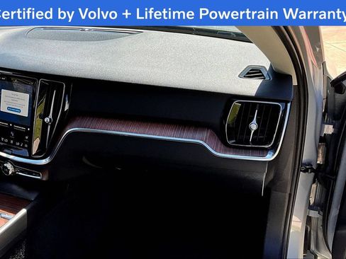 Used 2025 Volvo S60 B5 Plus FWD image 23