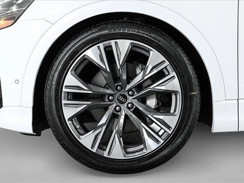 New 2026 Audi Q8 Premium Plus image 23