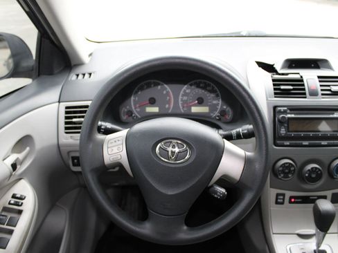 Used 2012 Toyota Corolla LE image 17