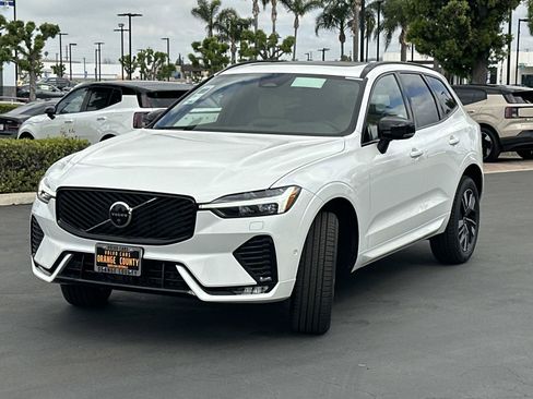 Used 2026 Volvo XC60 B5 Plus w/ Climate Package AWD/4WD image 3