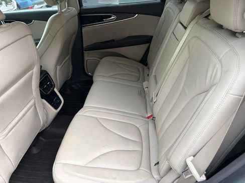 Used 2018 Lincoln MKX Select w/ Select Plus Package FWD image 9
