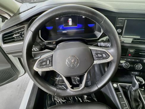 Used 2023 Volkswagen Jetta SE FWD image 11