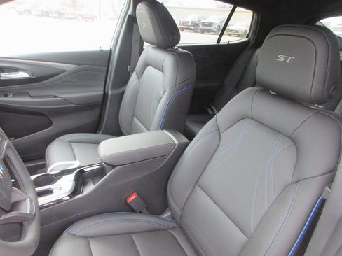 New 2026 Buick Envista Sport Touring w/ Convenience I Package FWD image 12