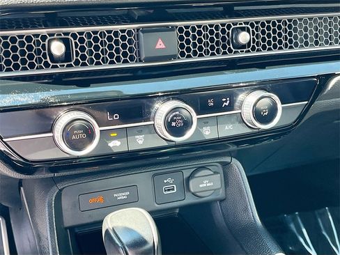 Used 2023 Honda Civic Sport image 15