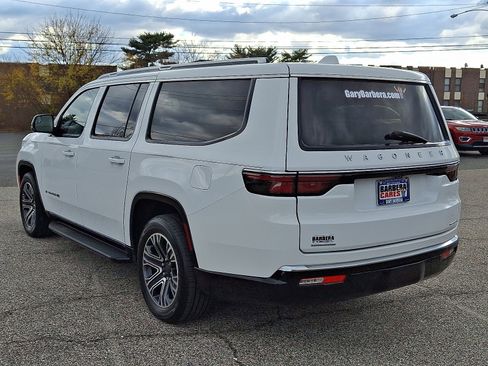Used 2023 Jeep Wagoneer L Series II image 4