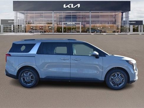 New 2026 Kia Carnival EX image 2