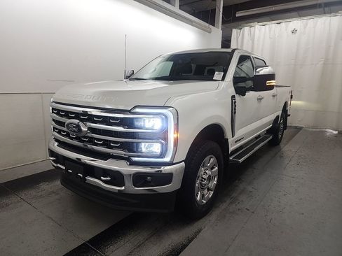 Used 2024 Ford F350 Lariat image 1