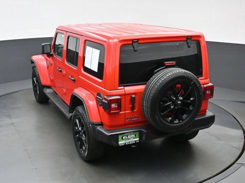 Used 2025 Jeep Wrangler Unlimited Sahara AWD/4WD image 36