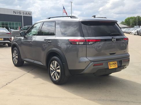 New 2026 Nissan Pathfinder SL FWD image 5