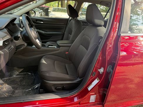 Used 2025 Nissan Altima 2.5 SV image 31