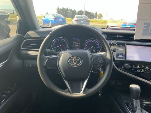 Used 2019 Toyota Camry LE image 19