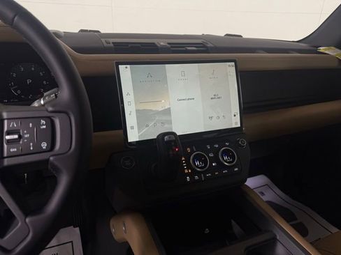 New 2026 Land Rover Defender 110 X-Dynamic SE image 35