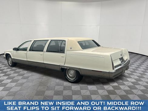 Used 1995 Cadillac Fleetwood Brougham RWD image 3
