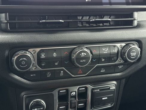 New 2026 Jeep Gladiator Willys image 36